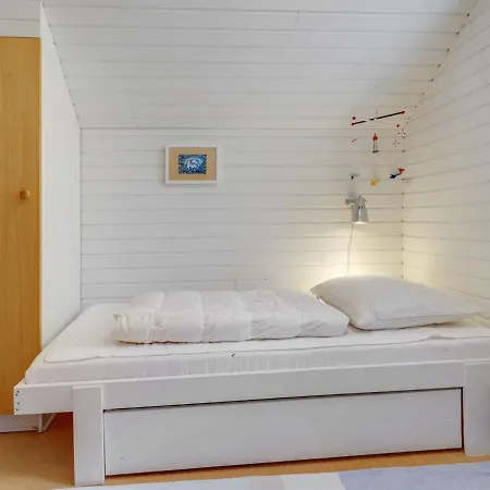 Holiday home Runa - 500m From The Sea In Ne Jutland By Interhome