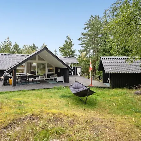 Runa - 500m From The Sea In Ne Jutland By Interhome Holiday home Hals